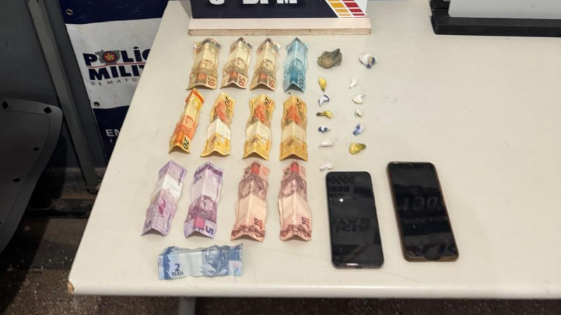Suspeito tenta tomar arma de policial, é baleado e trio acaba preso por tráfico de drogas