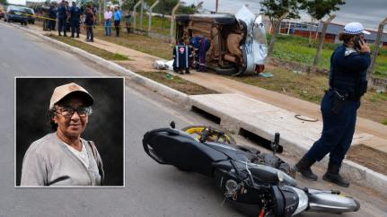 Populares levantam carro para remover mulher atropelada; vítima morreu