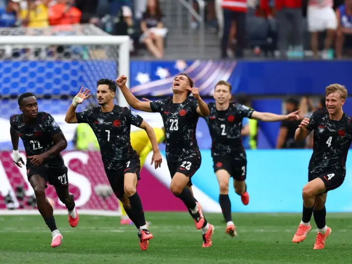 Com gol no final, Canadá vence Africa do Sul e vai às oitavas da Copa