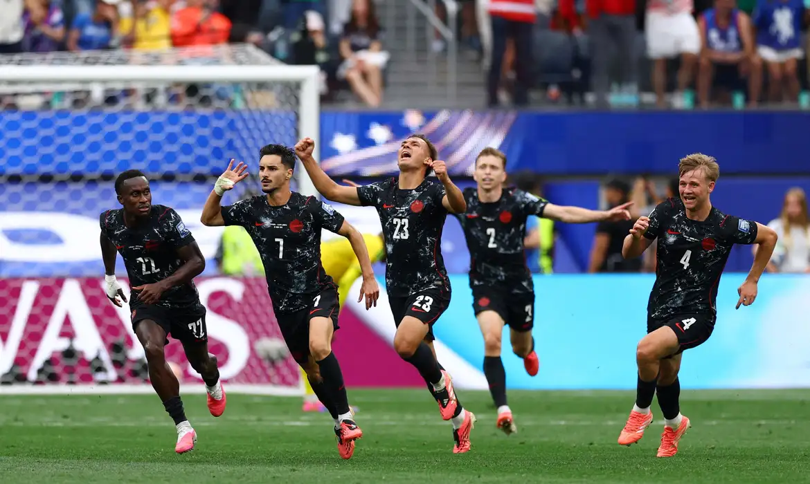 Com gol no final, Canadá vence Africa do Sul e vai às oitavas da Copa