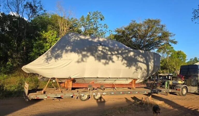 Lancha de luxo de R$ 1,84 milhão é apreendida durante fiscalização na BR-163 em Novo Progresso