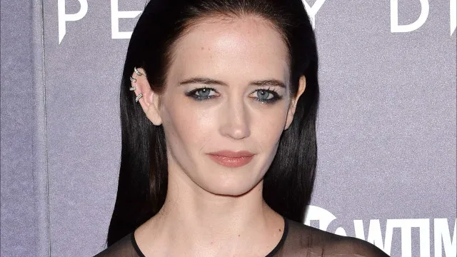 Eva Green é hospitalizada após lesionar perna durante gravação de ‘Wandinha’