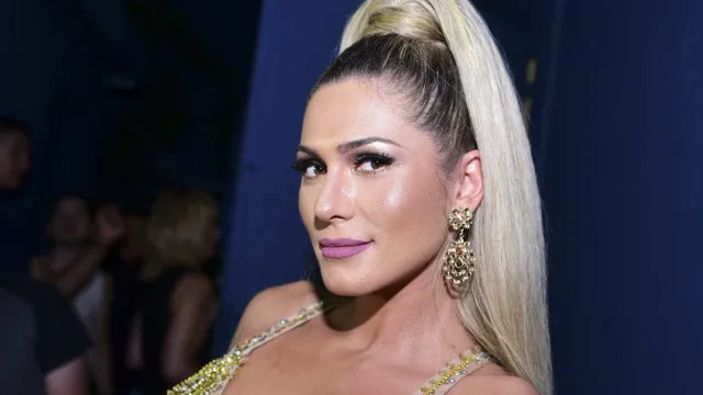 Lívia Andrade relata pane em voo sobre o Atlântico e retorno de emergência a Miami
