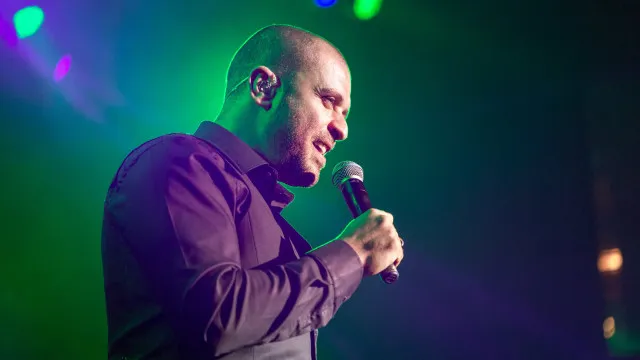 Diogo Nogueira adia show após infecção viral afetar cordas vocais