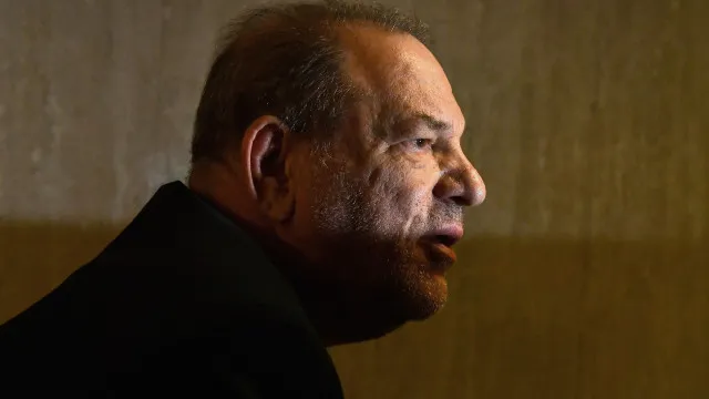 Acusação de estupro contra Harvey Weinstein é arquivada em Nova York