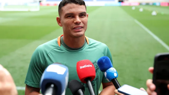Fluminense anuncia o retorno do zagueiro Thiago Silva