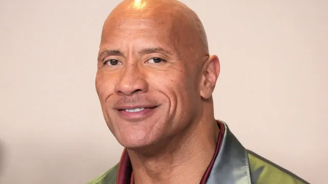 Dwayne Johnson revela susto com nódulo em testículo durante divulgação de filme