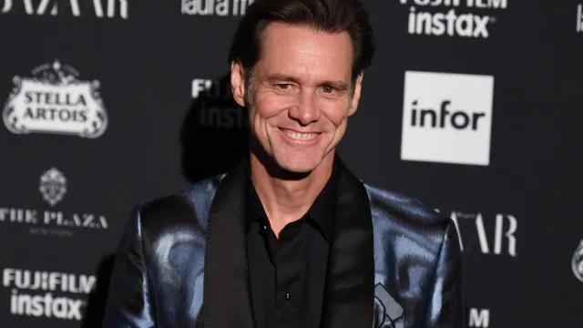 Jim Carrey negocia retorno para sequência do filme natalino ‘O Grinch’