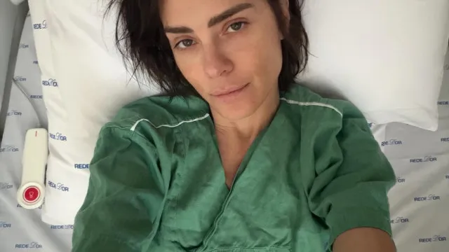 Carolina Dieckmmann alerta seguidores após internação. “É coisa séria”