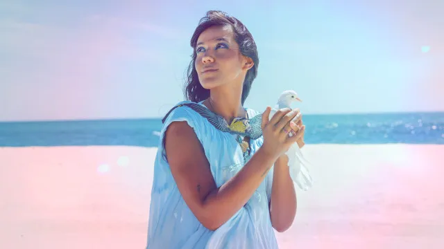 Cantora Tainá lança ‘Sabiá’: a canção da alma que aprendeu a voar