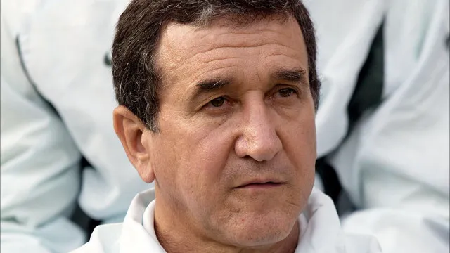 Parreira, técnico do tetra da Seleção, é internado em hospital no RJ