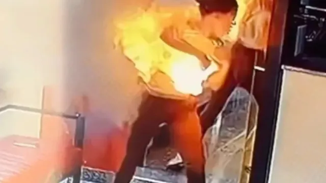 Influenciadora sofre queimaduras graves após carregador explodir; vídeo