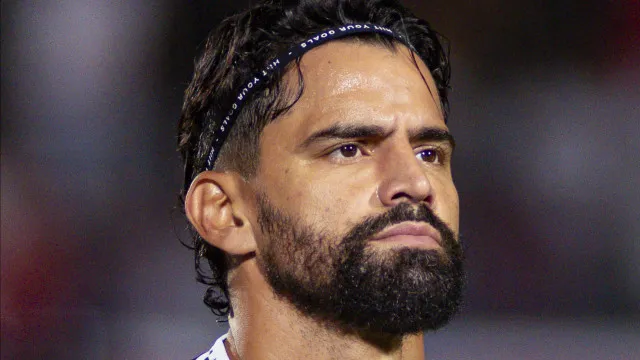 Santos acerta a rescisão de contrato com o volante Tomás Rincón