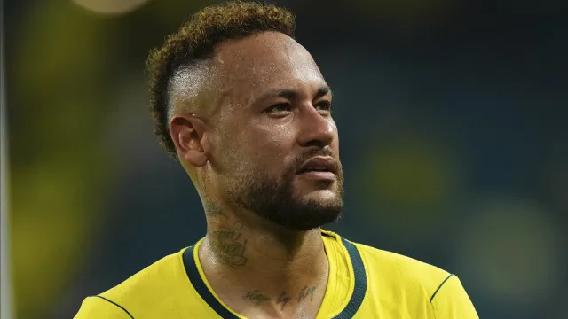 Neymar chora após voltar a jogar pela Seleção: ‘Foram longos dias’