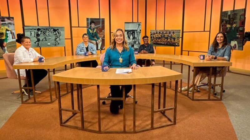 Sem Censura recebe pioneiras do futebol a um a 1 ano da Copa no Brasil