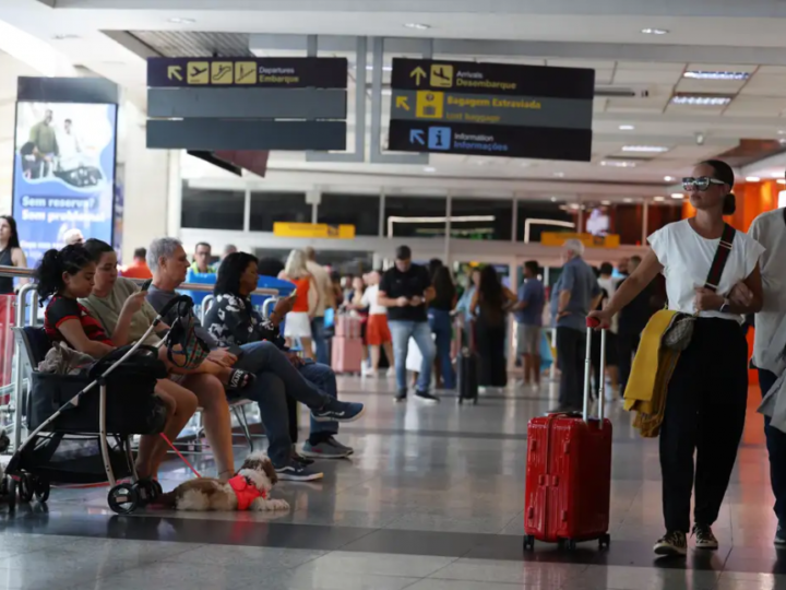 Setor de serviços volta a crescer em abril