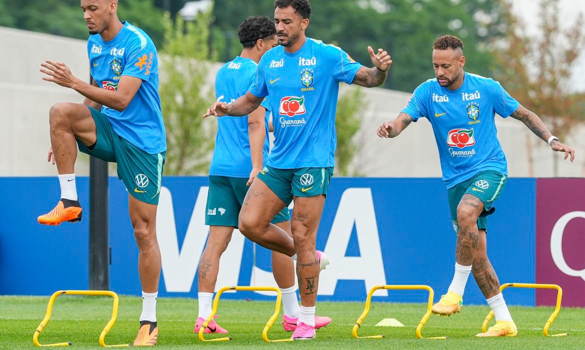 Brasil faz penúltimo treino e viaja para o Texas onde enfrenta Japão