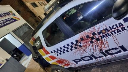 Homem ataca policial com facão e acaba morto no interior; militar está internado