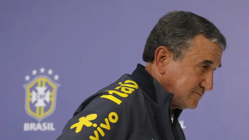 Parreira permanece internado na UTI com quadro de infecção pulmonar