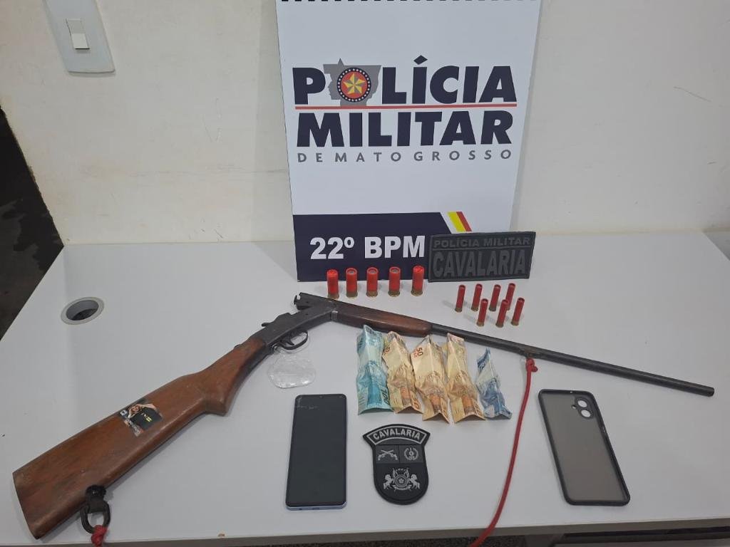 Peixoto de Azevedo: Homem é preso com cocaína e espingarda após demonstrar atitude suspeita