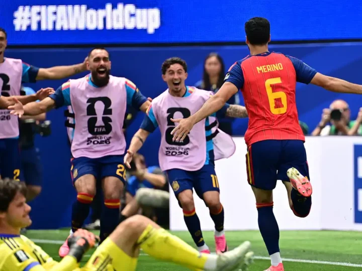 Espanha vai à semifinal e frustra sonho belga; Merino decide outra vez