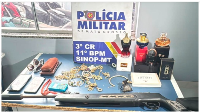 Ex-funcionária é presa após roubo a casa e polícia recupera joias e perfumes