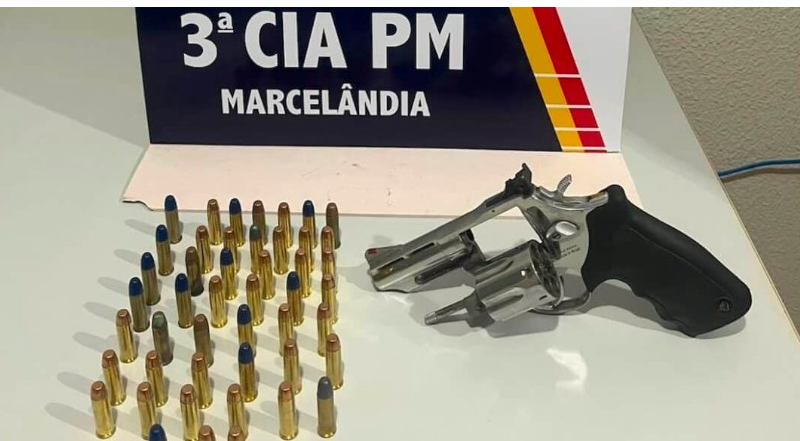 Homem é preso após polícia encontrar revólver escondido em caminhonete