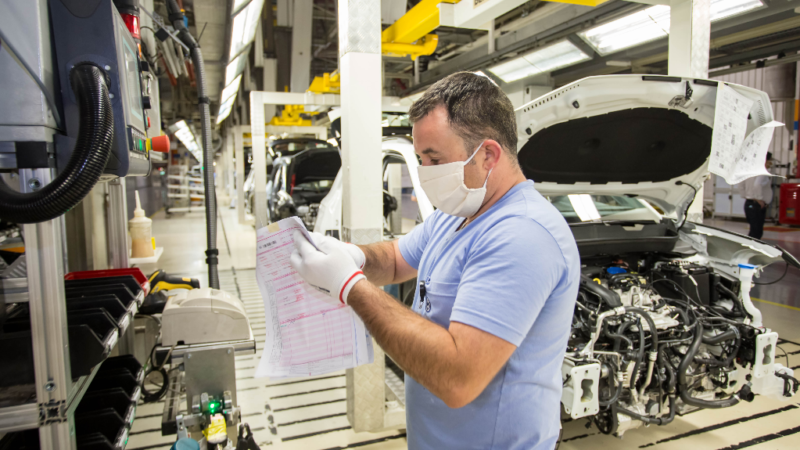 Indústria automotiva revisa para cima projeções de produção