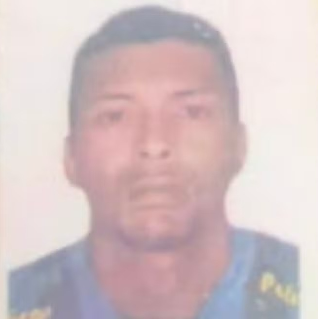 Ataque a tiros deixa um morto e outro ferido em frente a residência