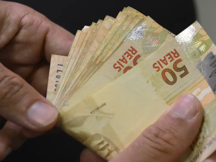 Brasil lidera redução no uso de dinheiro em espécie na América Latina