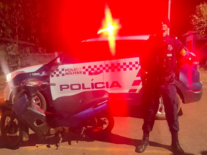 Adolescente é flagrado com moto furtada e sem placa durante abordagem policial em Marcelândia