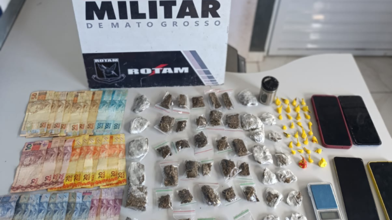 Rotam desarticula ponto de tráfico e prende três suspeitos com 80 porções de drogas