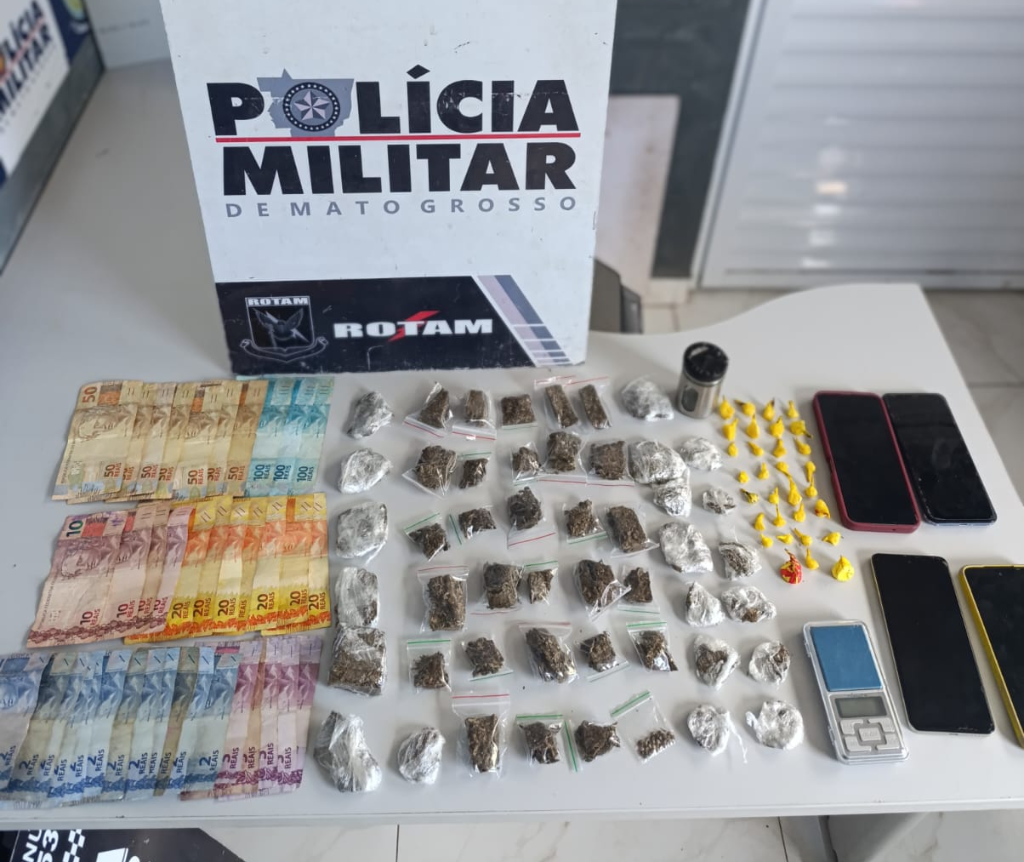 Rotam desarticula ponto de tráfico e prende três suspeitos com 80 porções de drogas