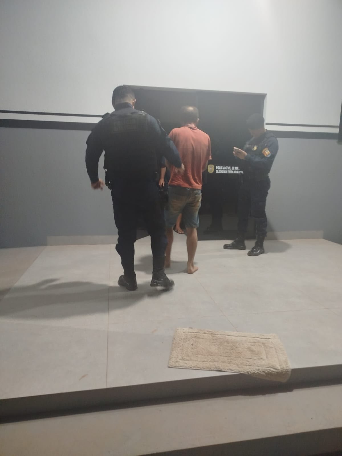 Marido surta por ciúmes de ligação, tenta agredir esposa e acaba preso pela PM em Nova Guarita