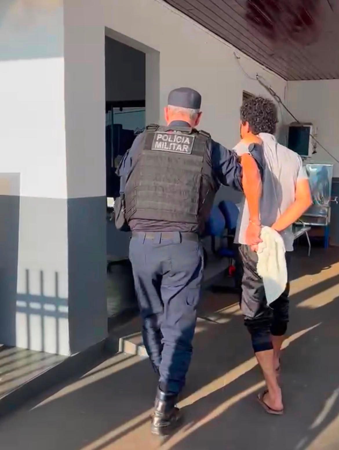 Homem é preso após ameaçar de morte e impedir companheira de sair de casa em Nova Santa Helena