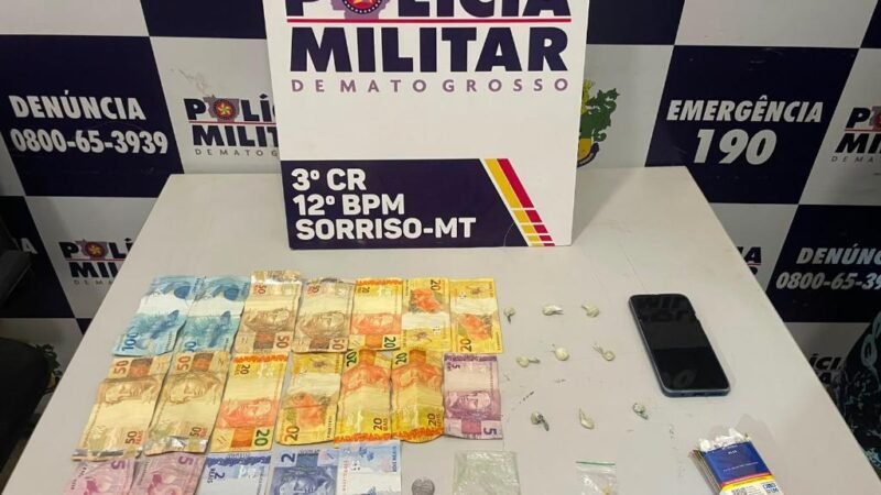 PM apreende drogas, dinheiro e balança de precisão em ação contra o tráfico; dois suspeitos são detidos