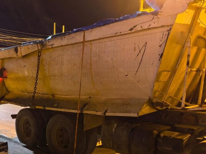 Carga com mais de 6 mil litros de combustível irregular é apreendida; motorista acaba preso