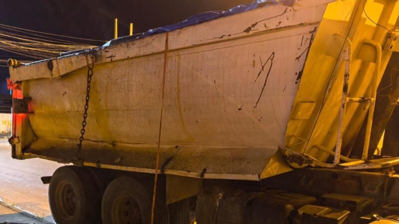 Carga com mais de 6 mil litros de combustível irregular é apreendida; motorista acaba preso