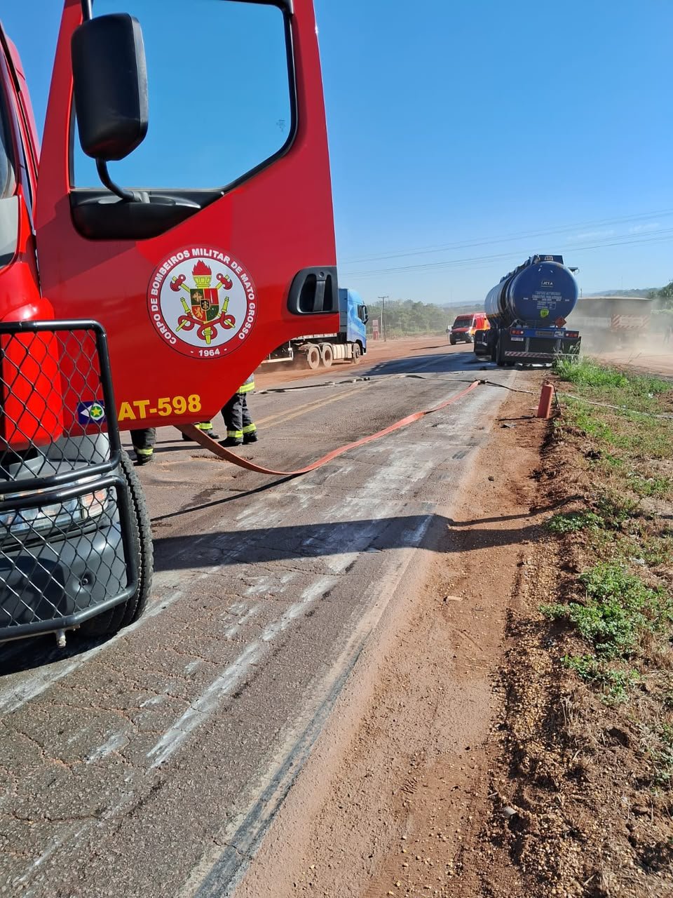 Guarantã do Norte: Incêndio atinge carreta com combustível de aviação (Vídeo)