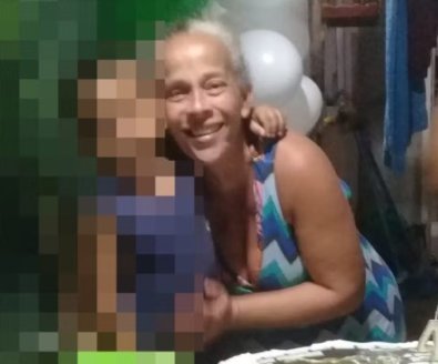 Mulher é achada morta com bebê ainda mamando