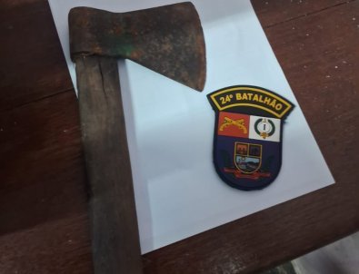 Maníaco agride esposa com machadinha e mata cão em MT