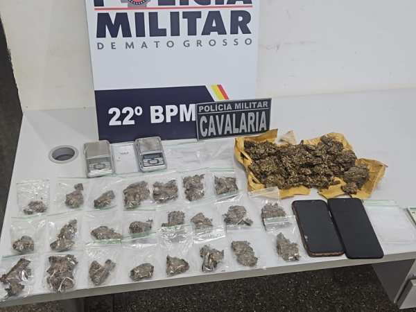 Cavalaria da PM prende dois com porções de maconha em Peixoto de Azevedo