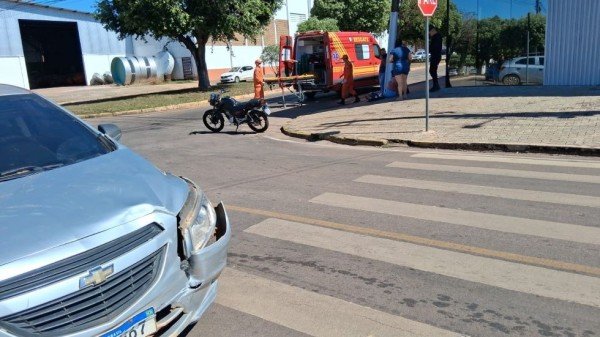Acidente entre moto e carro em Colíder deixa duas mulheres feridas