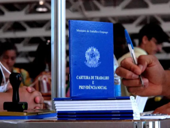 Desemprego atinge 5,4% no trimestre