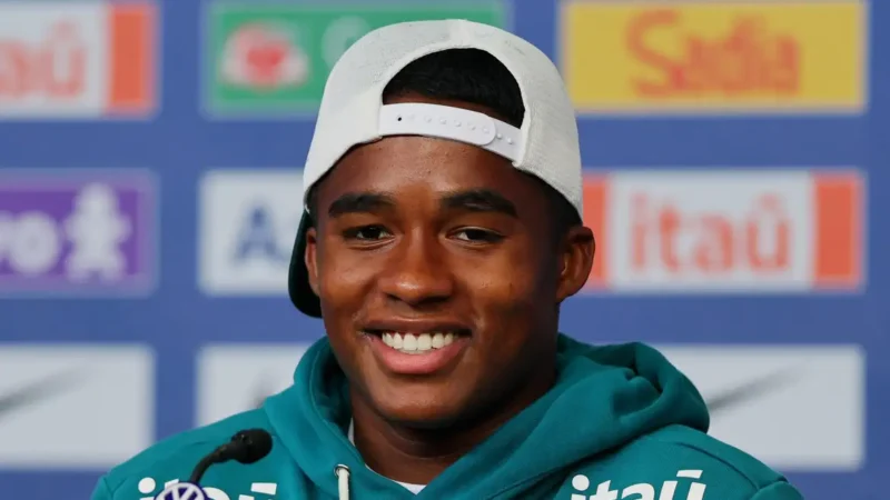 Endrick cita papo com veteranos e confiança em Ancelotti: “iluminado”