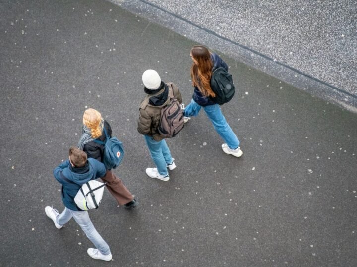 Jovens de 16 a 24 anos são a geração mais infeliz do Brasil, aponta pesquisa