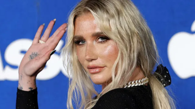 Kesha conta que coleciona dentes humanos e diz que isso ‘assusta os homens héteros’