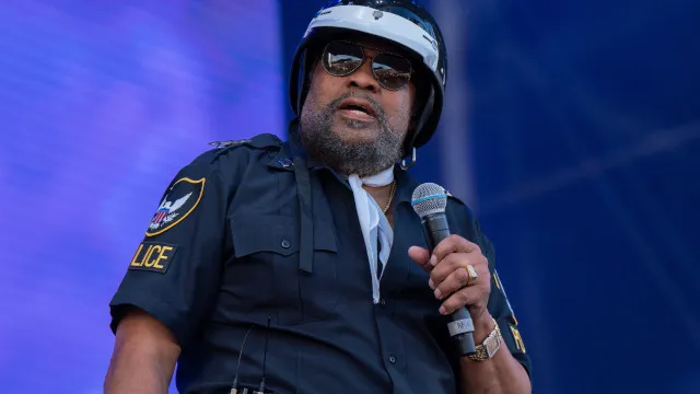 Morre Victor Willis, vocalista do Village People e voz de “Y.M.C.A.”