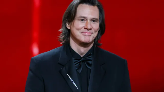 Jim Carrey quebra silêncio após morte do diretor de “O Máscara”