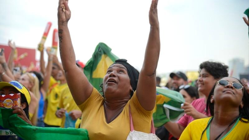 PM reforça a segurança em pontos de concentração de torcedores no Rio